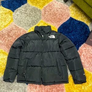 Men’s north face puffer jacket brand new size medium.